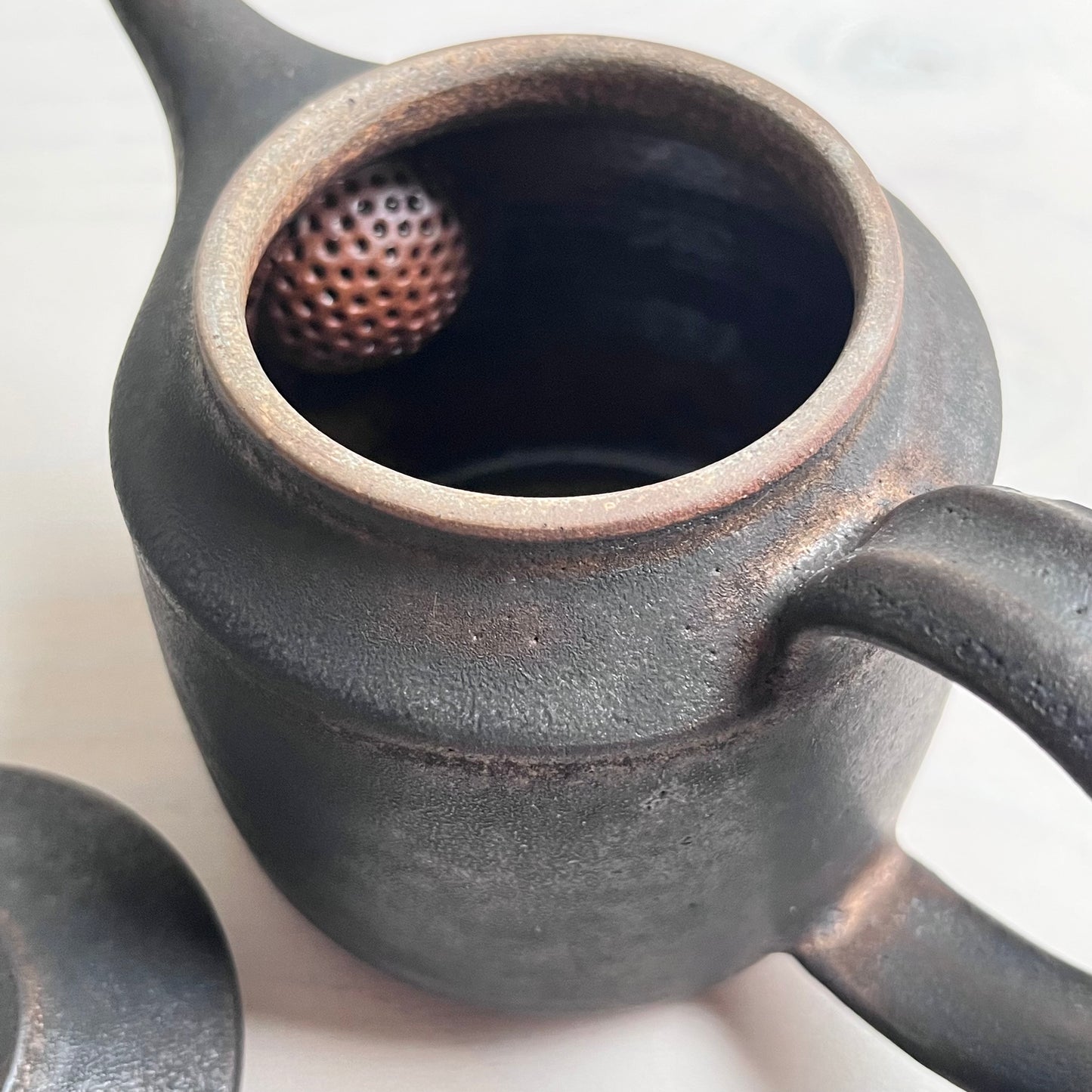 黒釉急須 ①