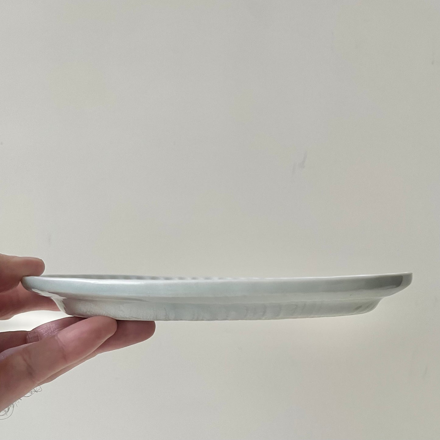 白磁シノギオーバル皿（小）