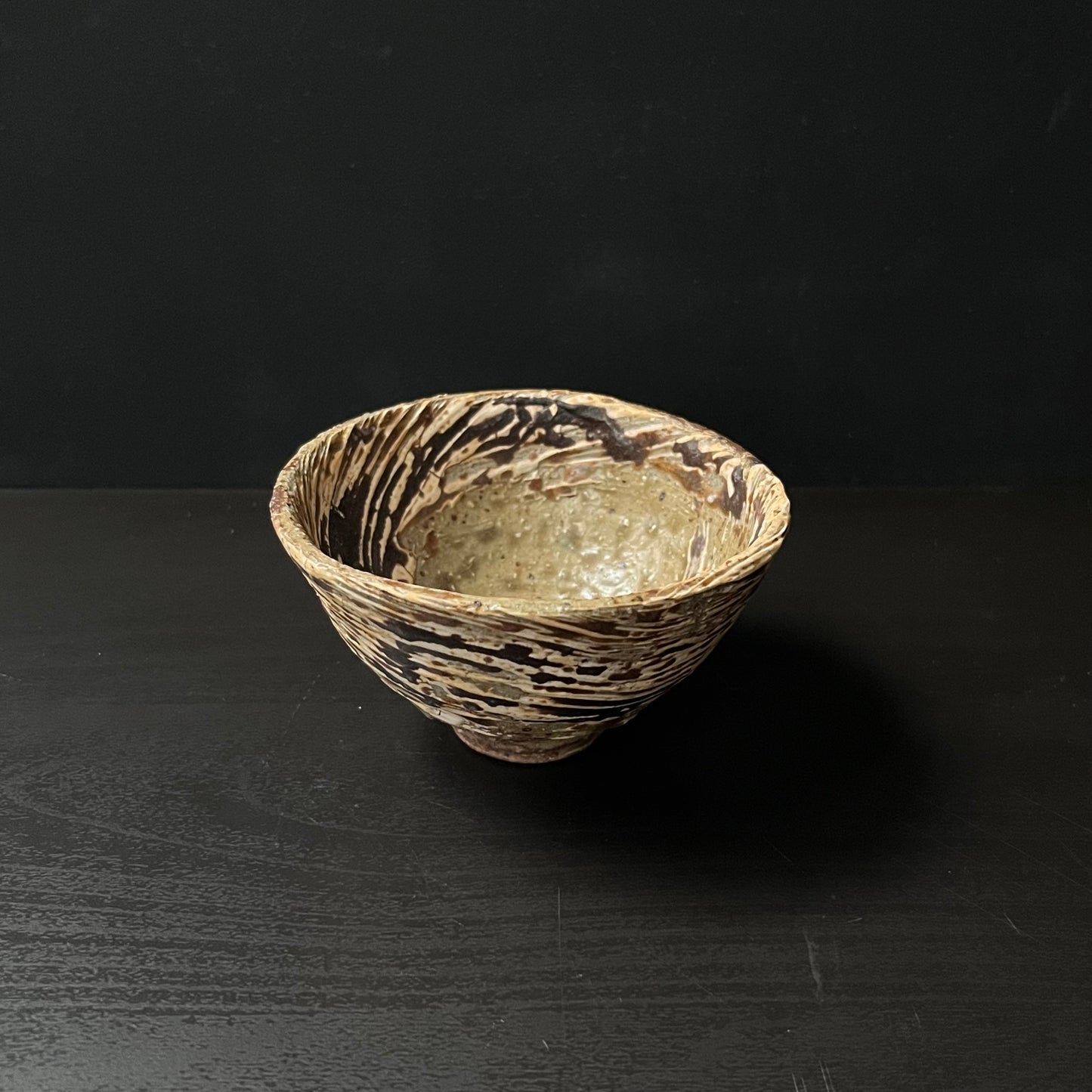 灰釉刷毛目酒呑