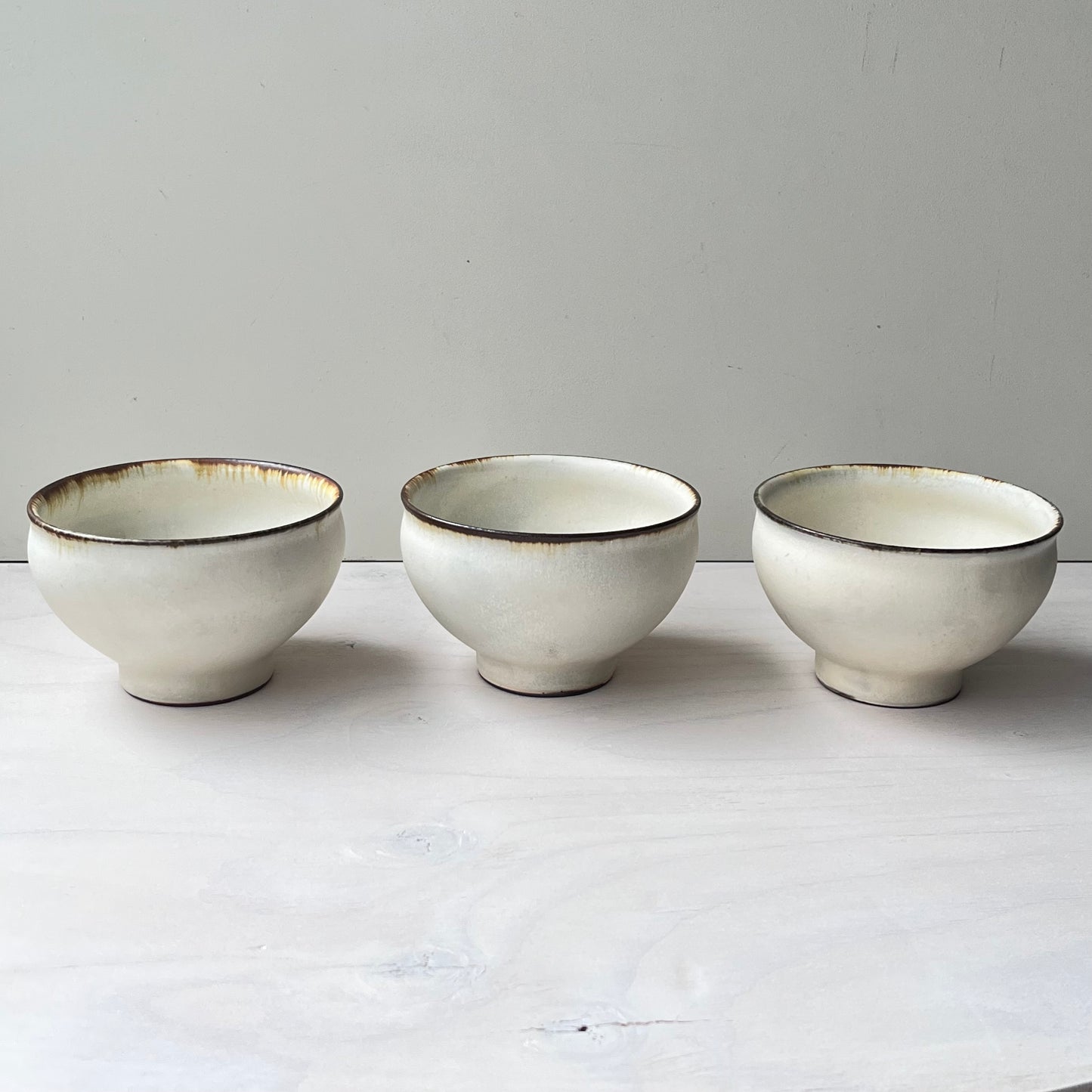 つぶ化粧緑釉碗 / 大