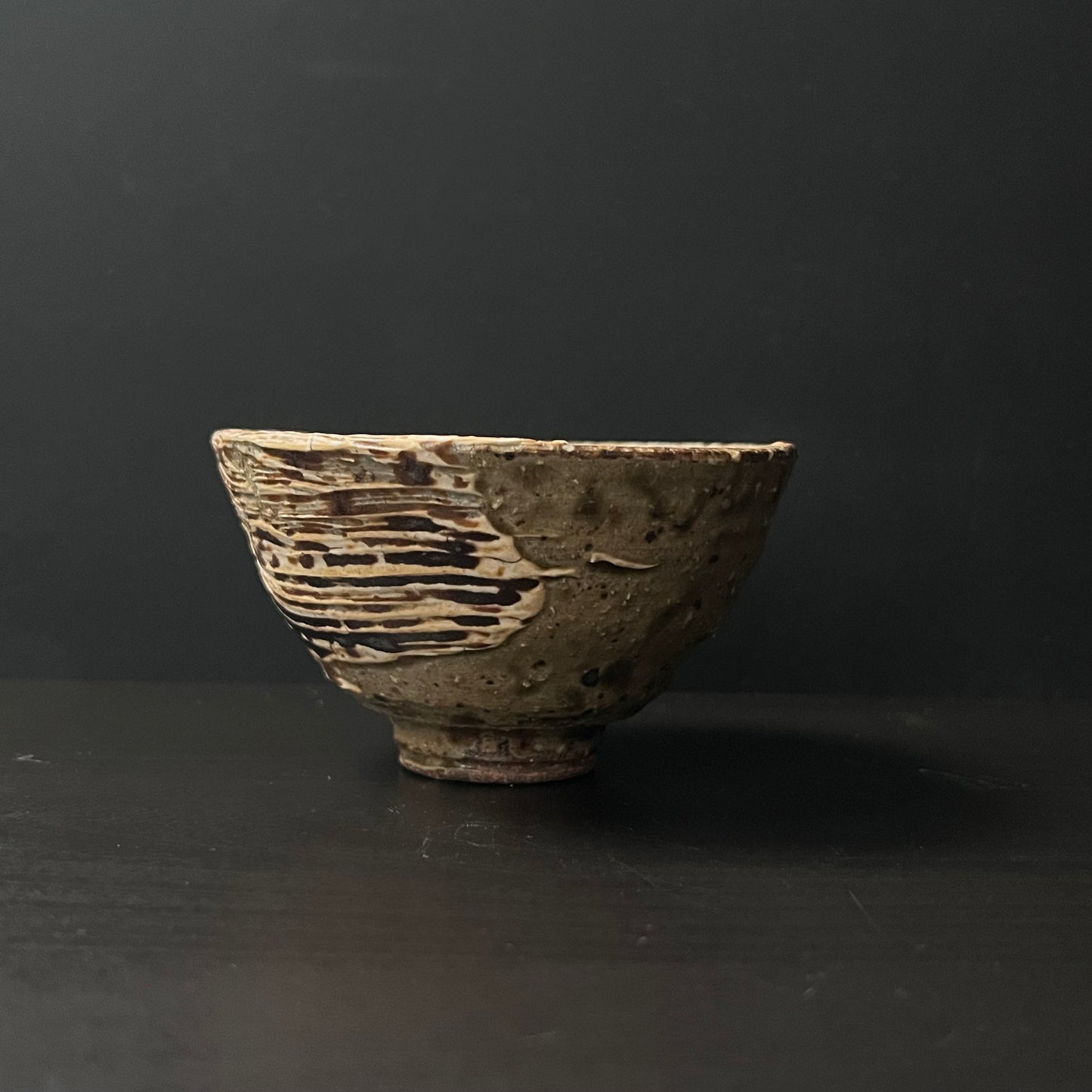 灰釉刷毛目酒呑
