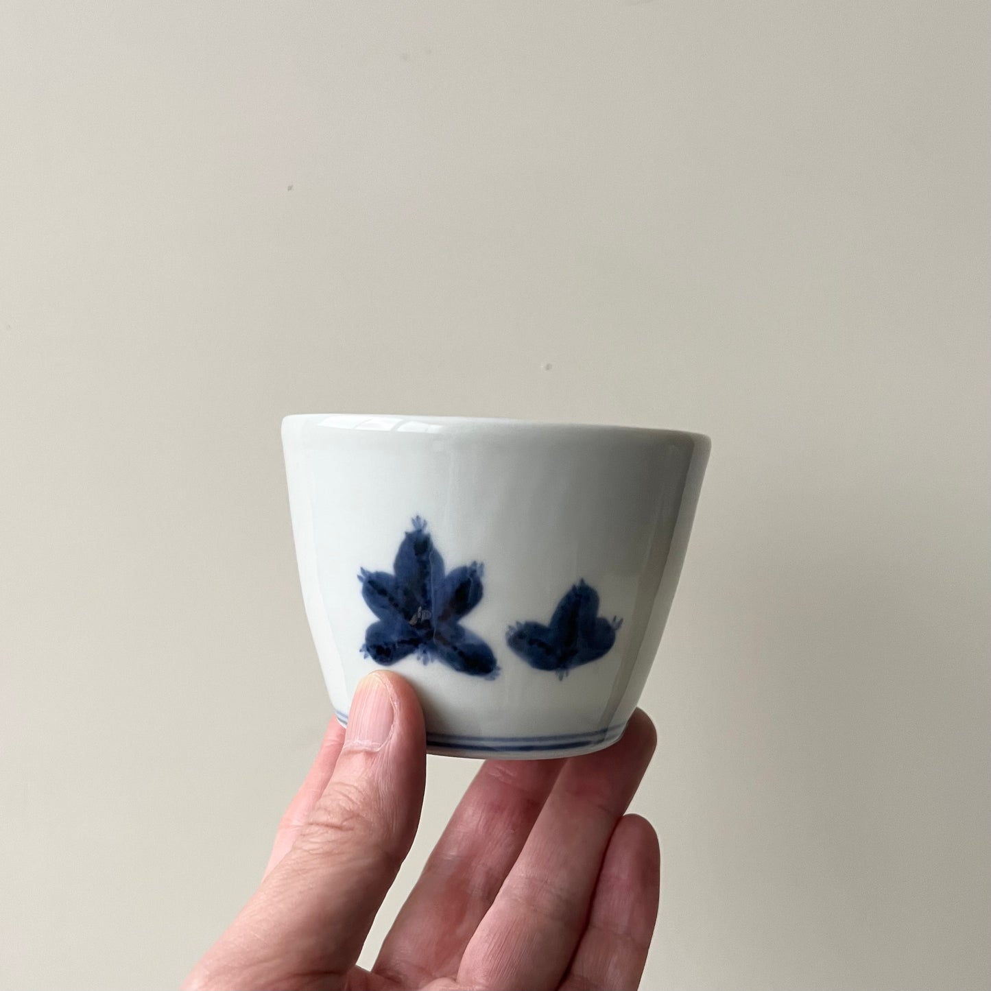 染付松葉文猪口
