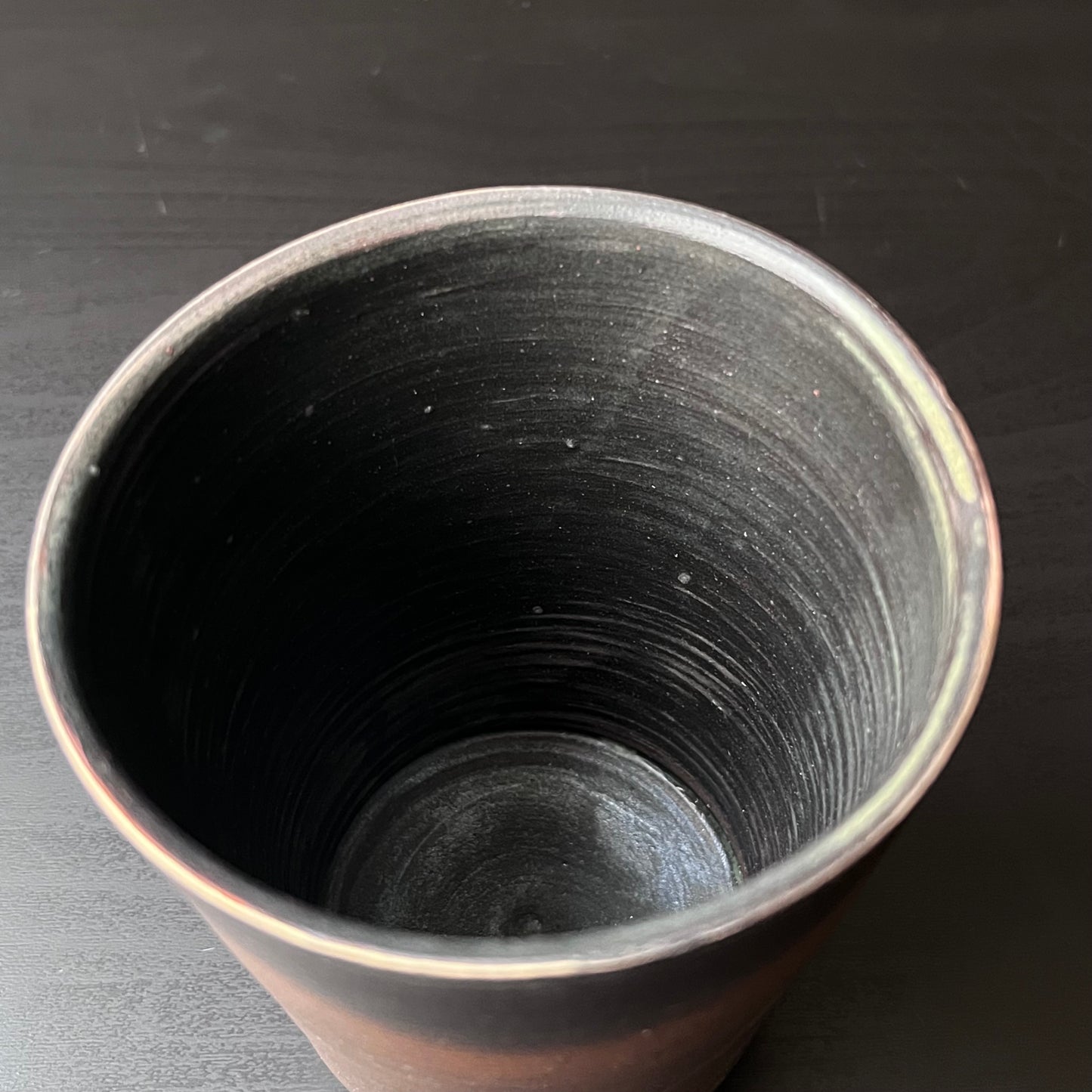 鉄釉刷毛目カップ