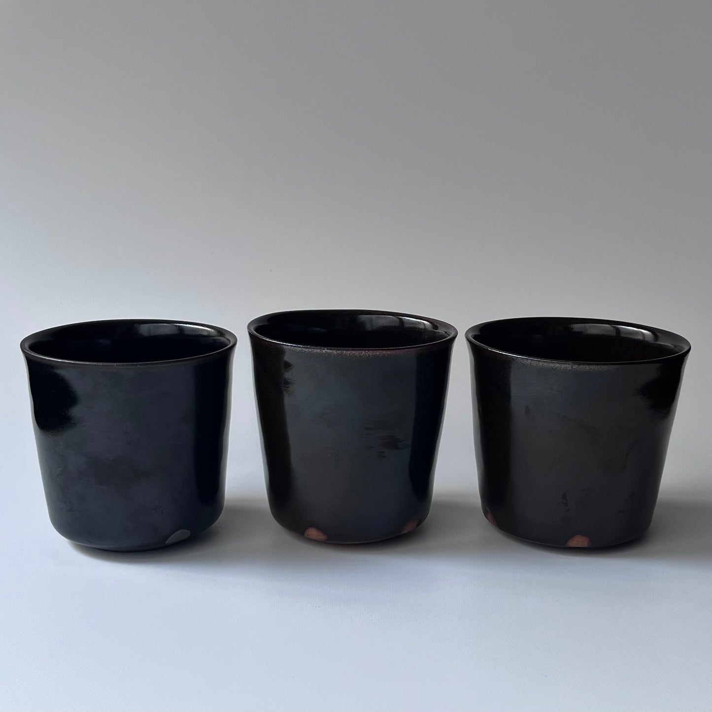 黒釉カップ