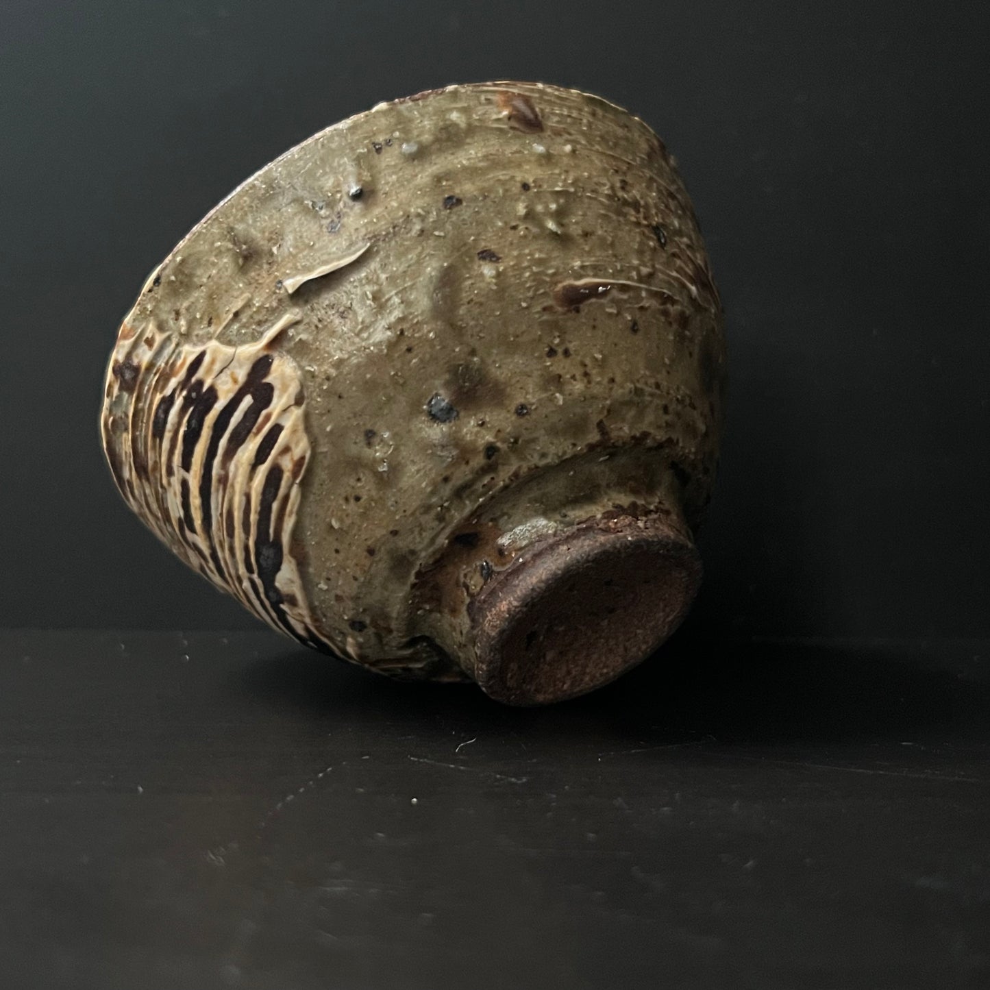 灰釉刷毛目酒呑