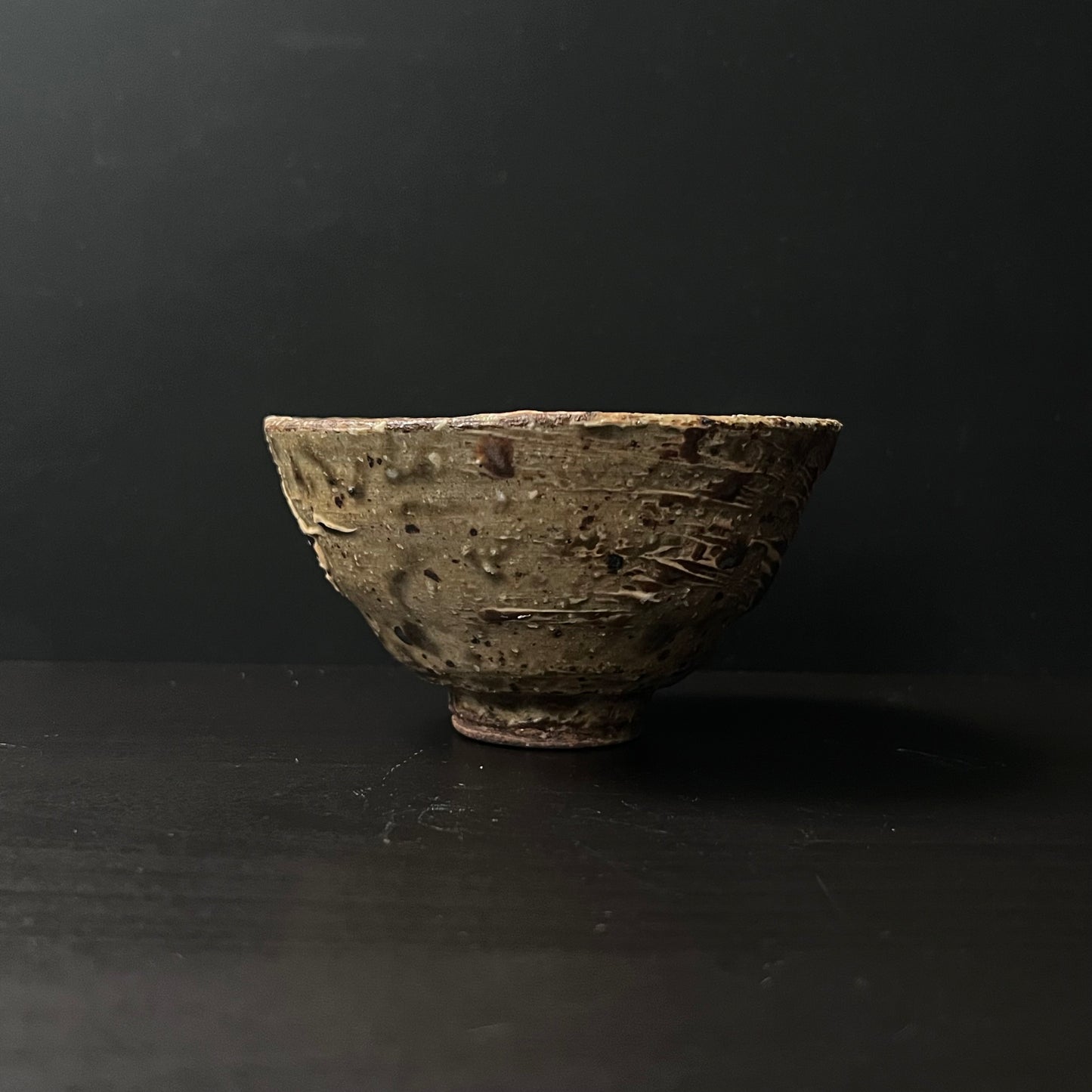 灰釉刷毛目酒呑