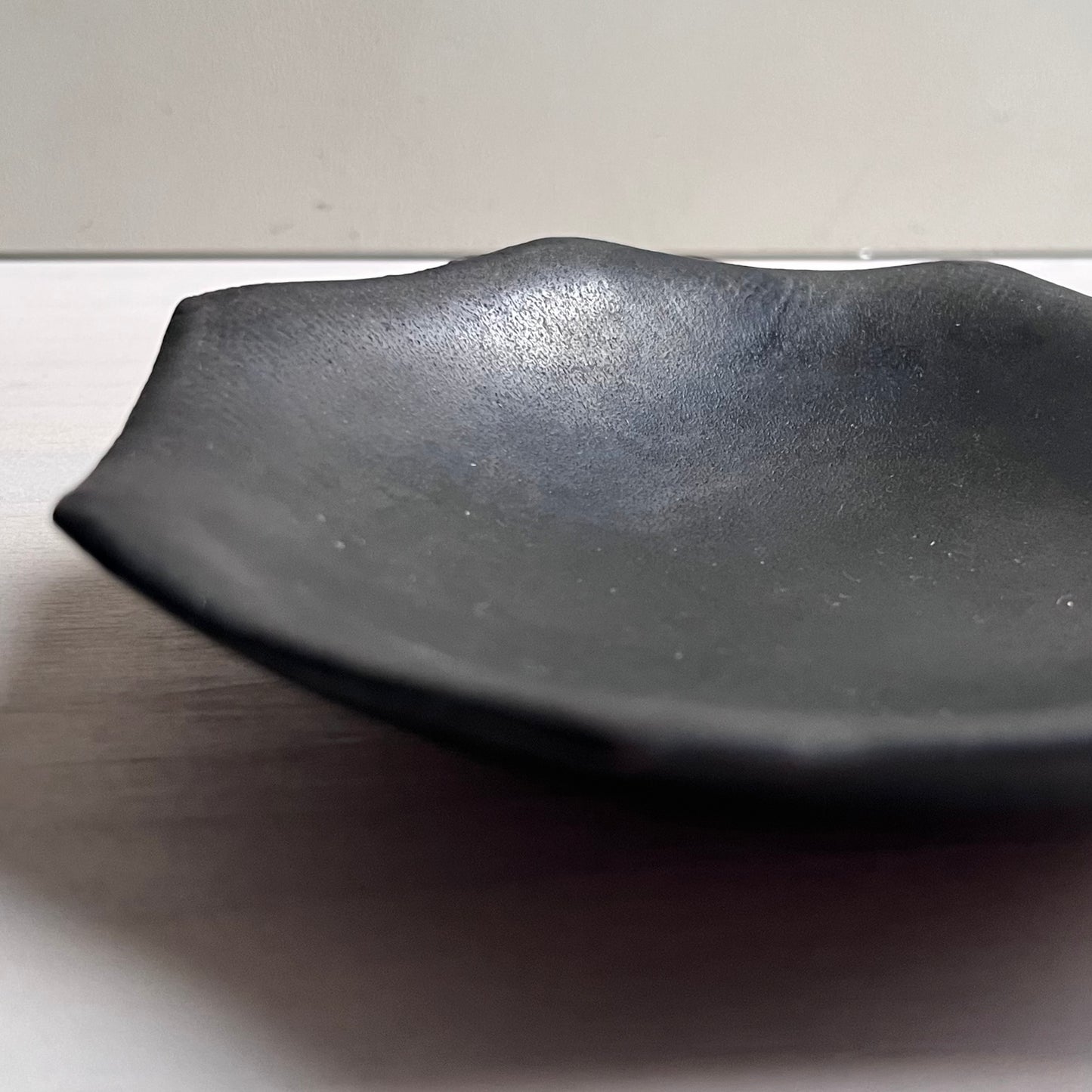 黒釉八角小皿