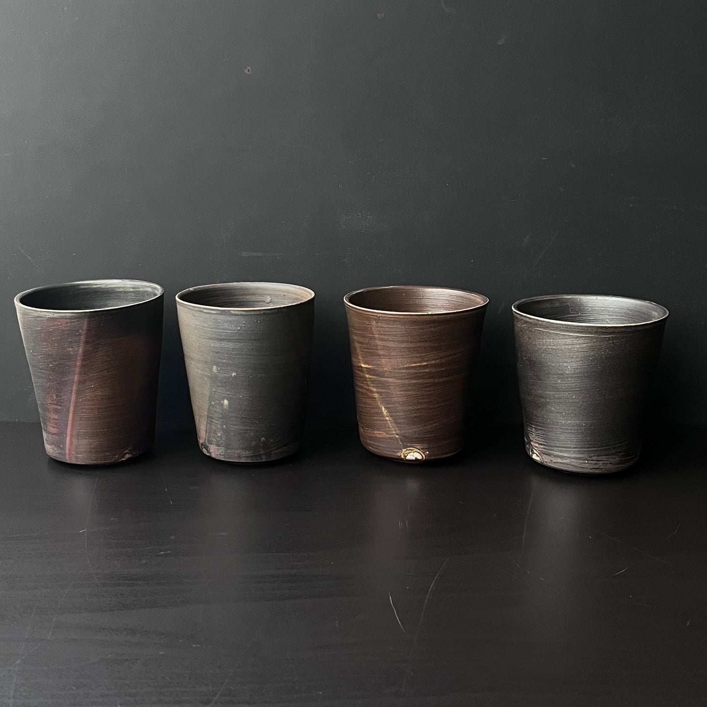 鉄釉刷毛目カップ