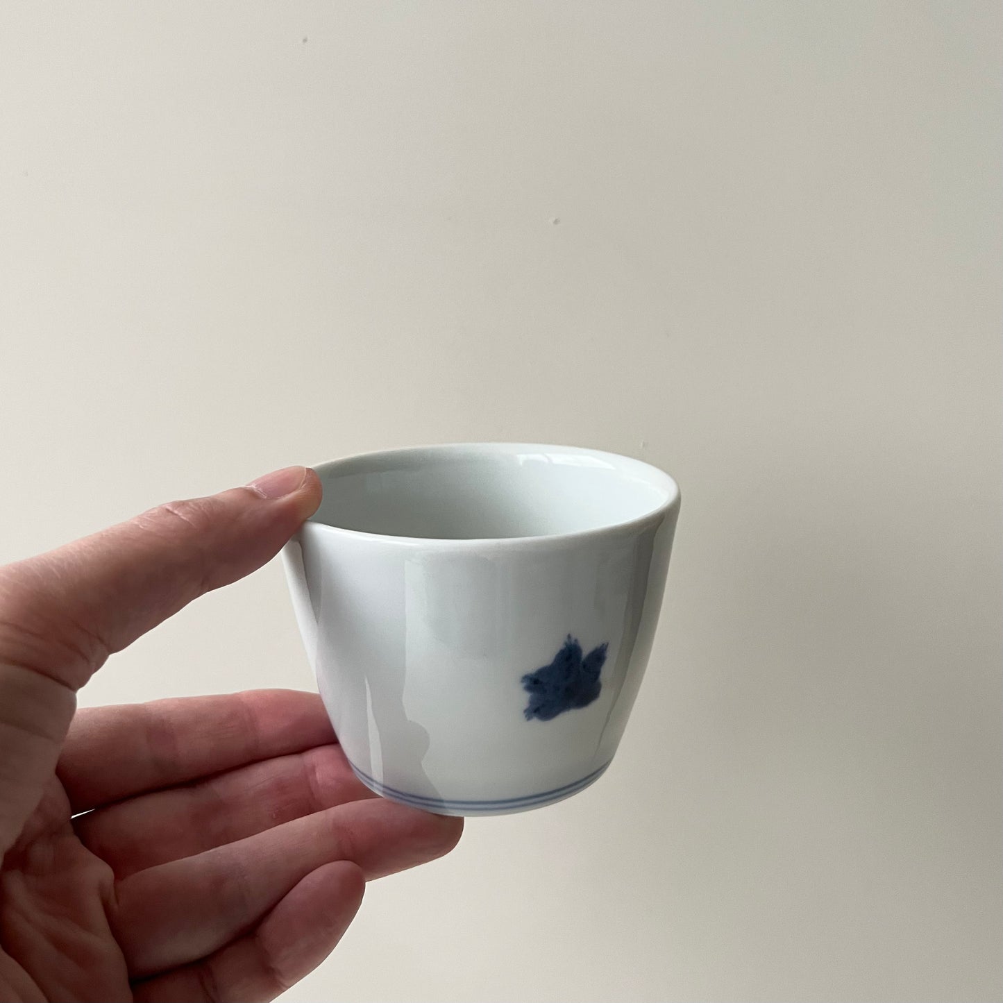 染付松葉文猪口