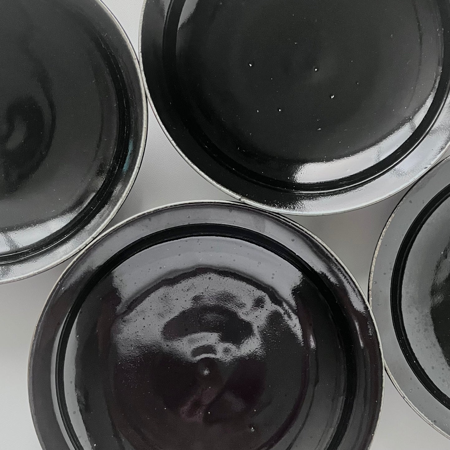 黒釉皿 7寸