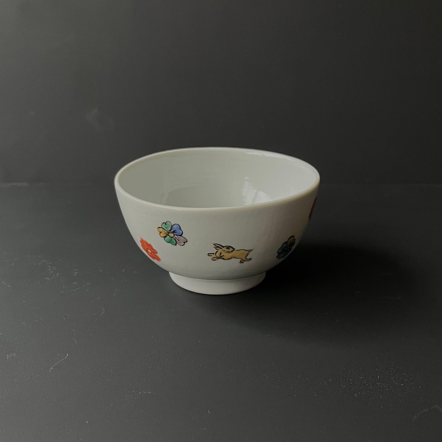 色絵花動物飯碗(中)