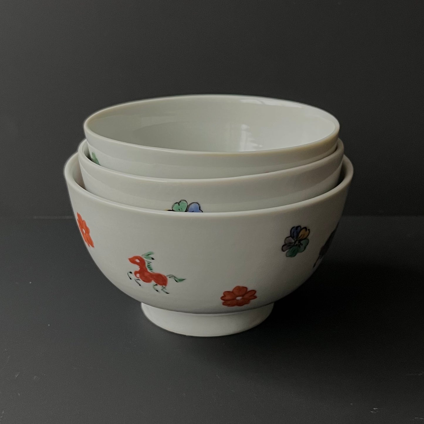 色絵花動物飯碗(中)