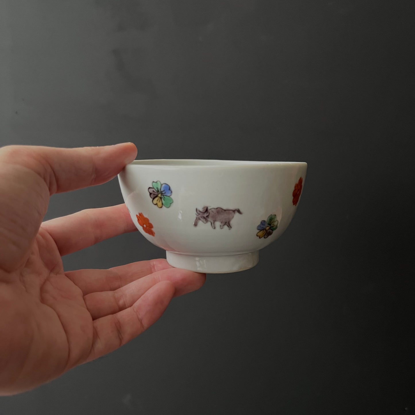色絵花動物飯碗(中)