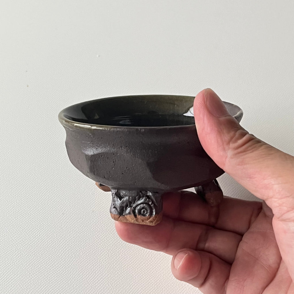 三つ足酒杯
