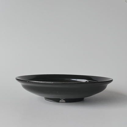 黒釉皿　７寸