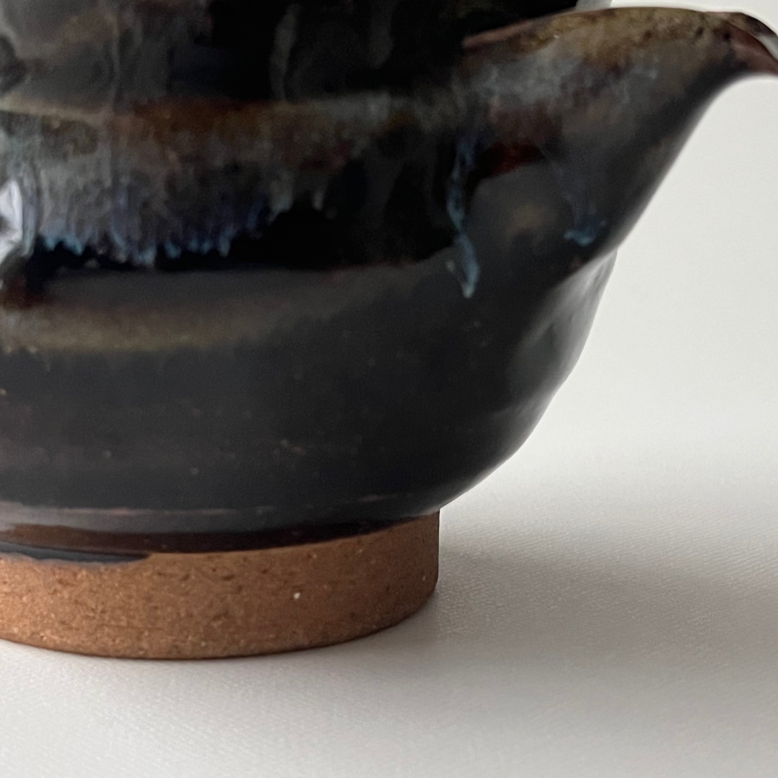 黒釉片口