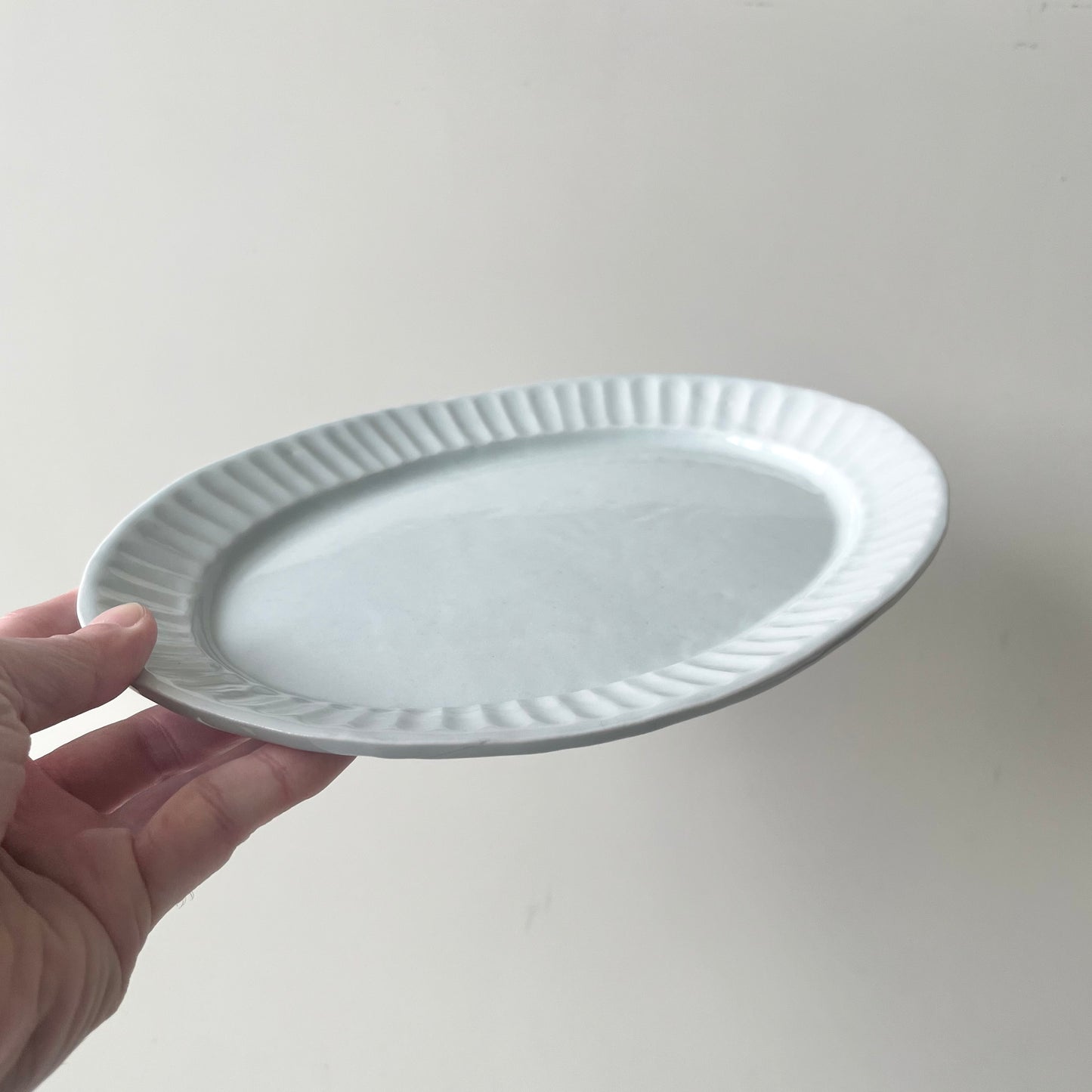 白磁シノギオーバル皿（大）