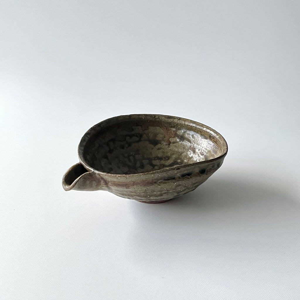 灰釉片口
