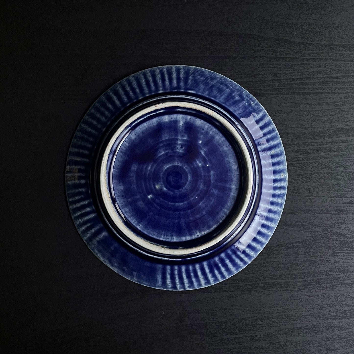 瑠璃釉花文輪花皿