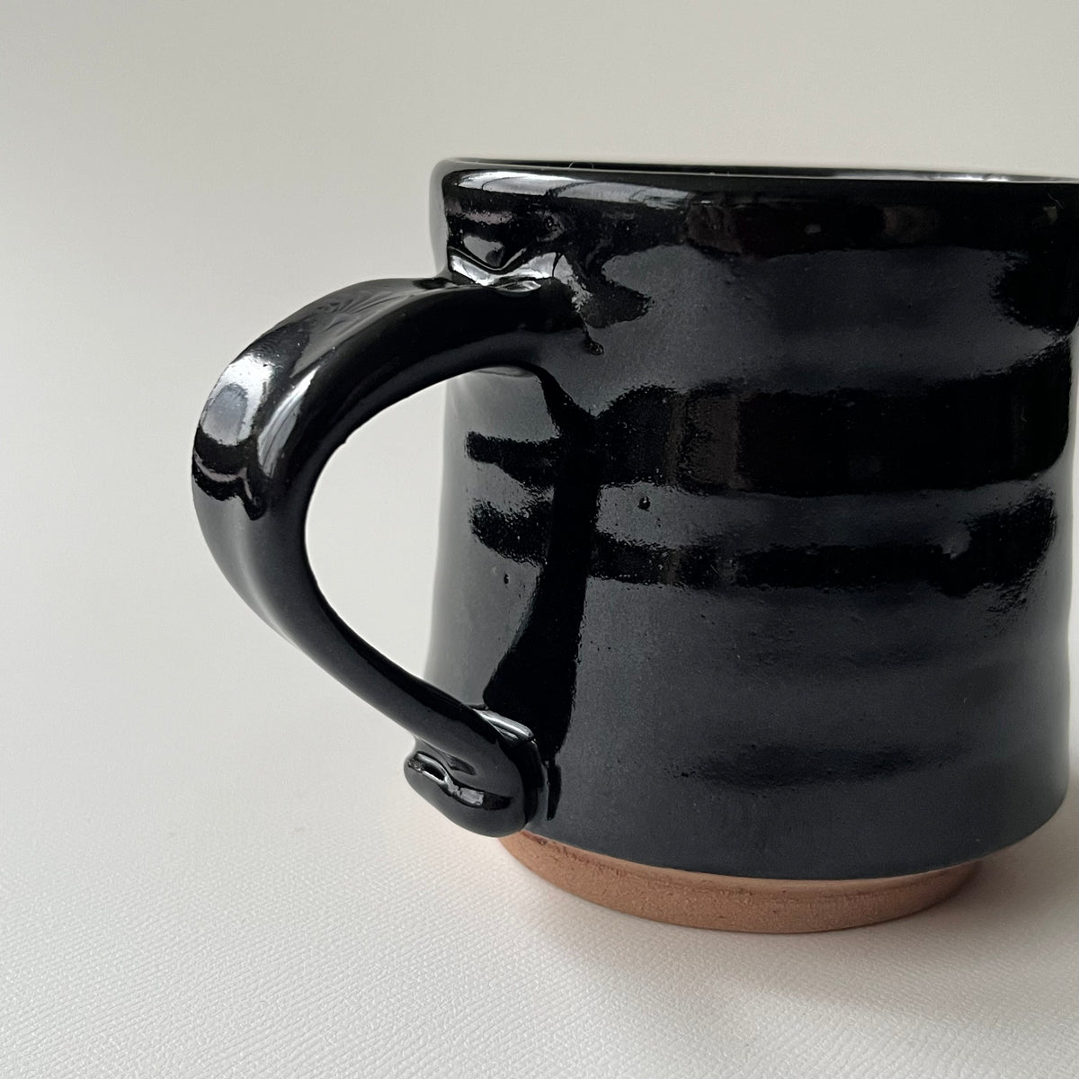 黒絵マグカップ　パルメット