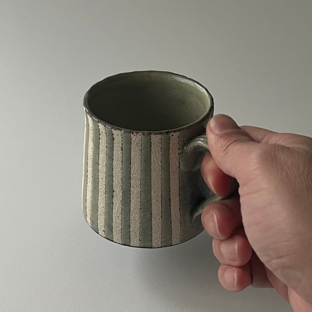 切立マグカップ（青縞々）