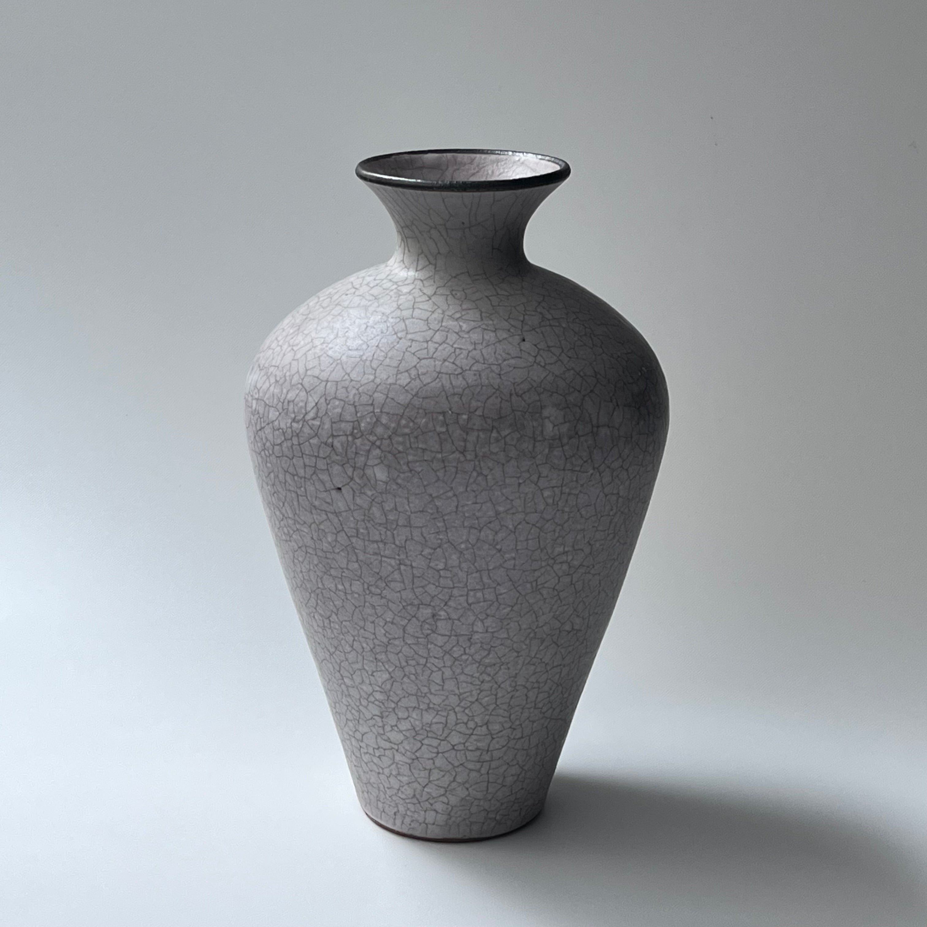 白釉花器