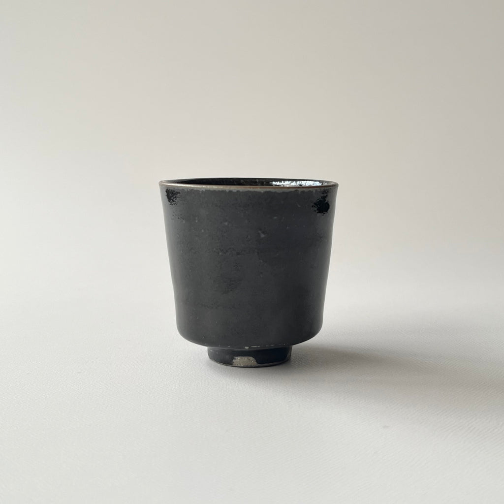 黒釉ぐい呑