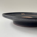 白線文様黒釉皿