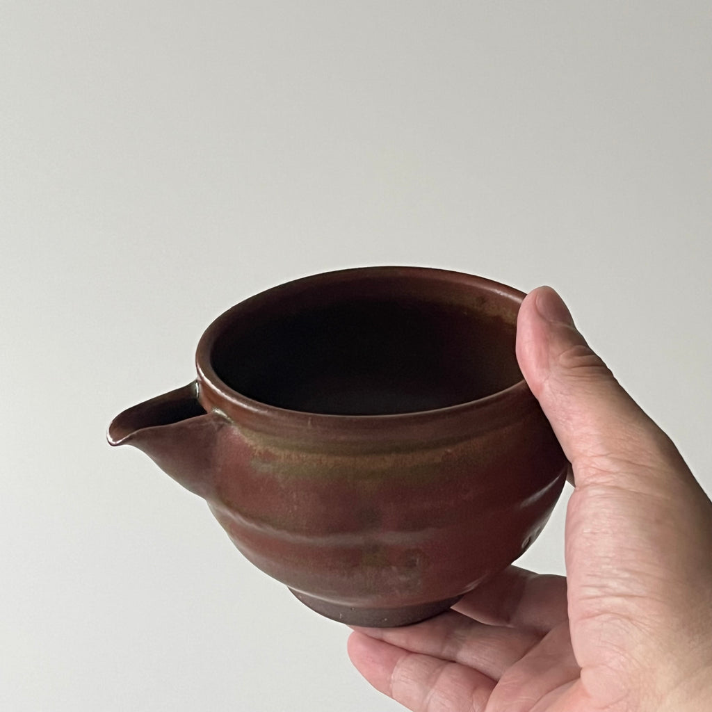 鉄釉片口