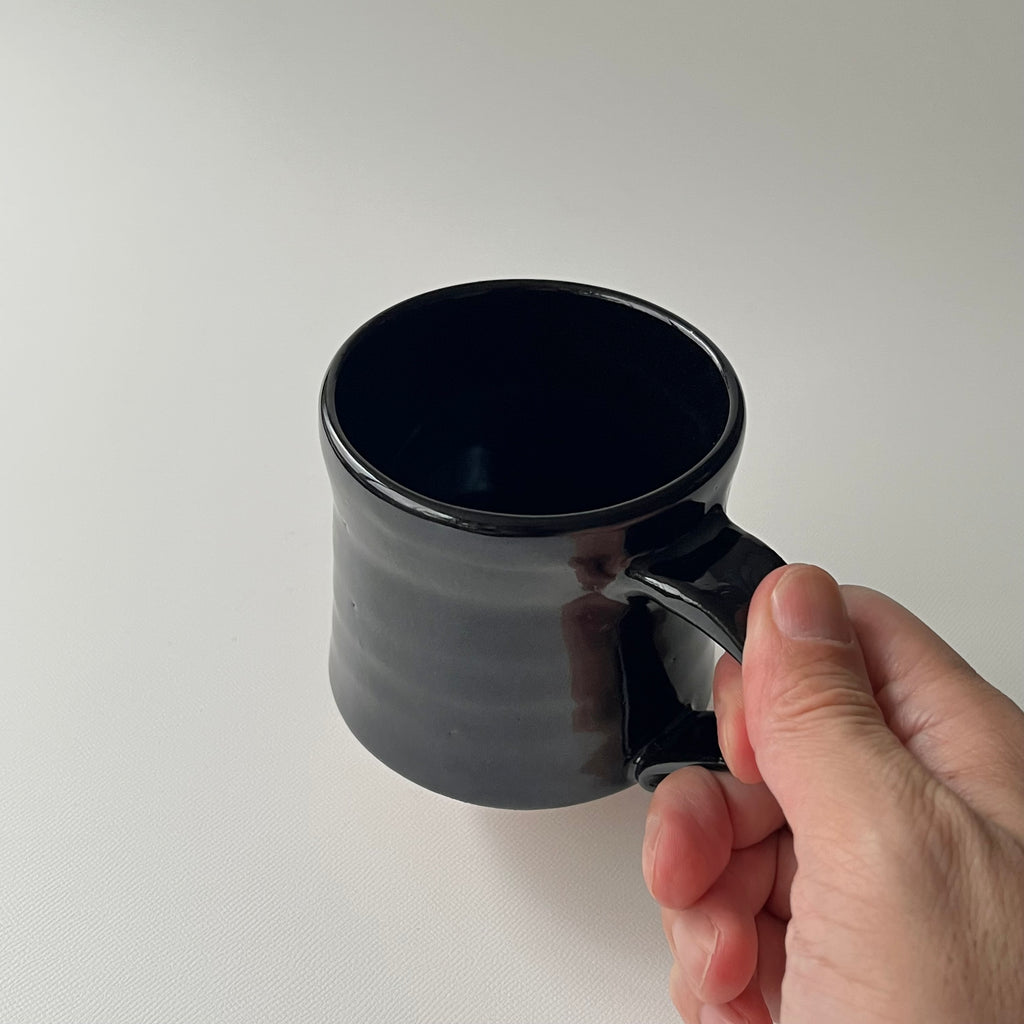 黒絵マグカップ　パルメット