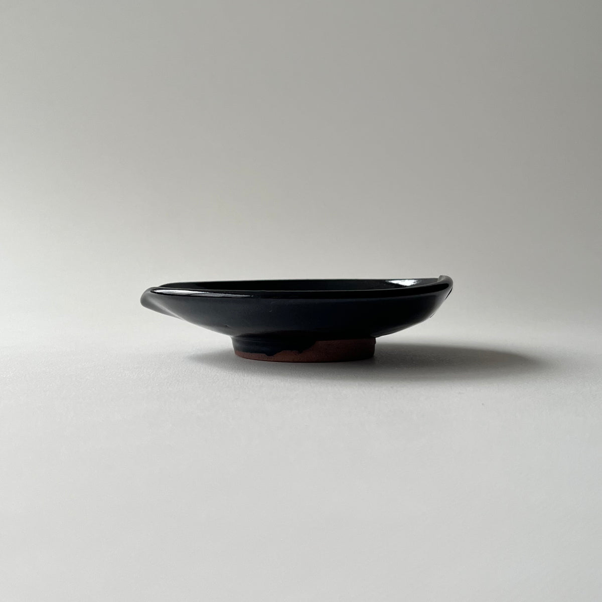 黒絵小皿　パルメット