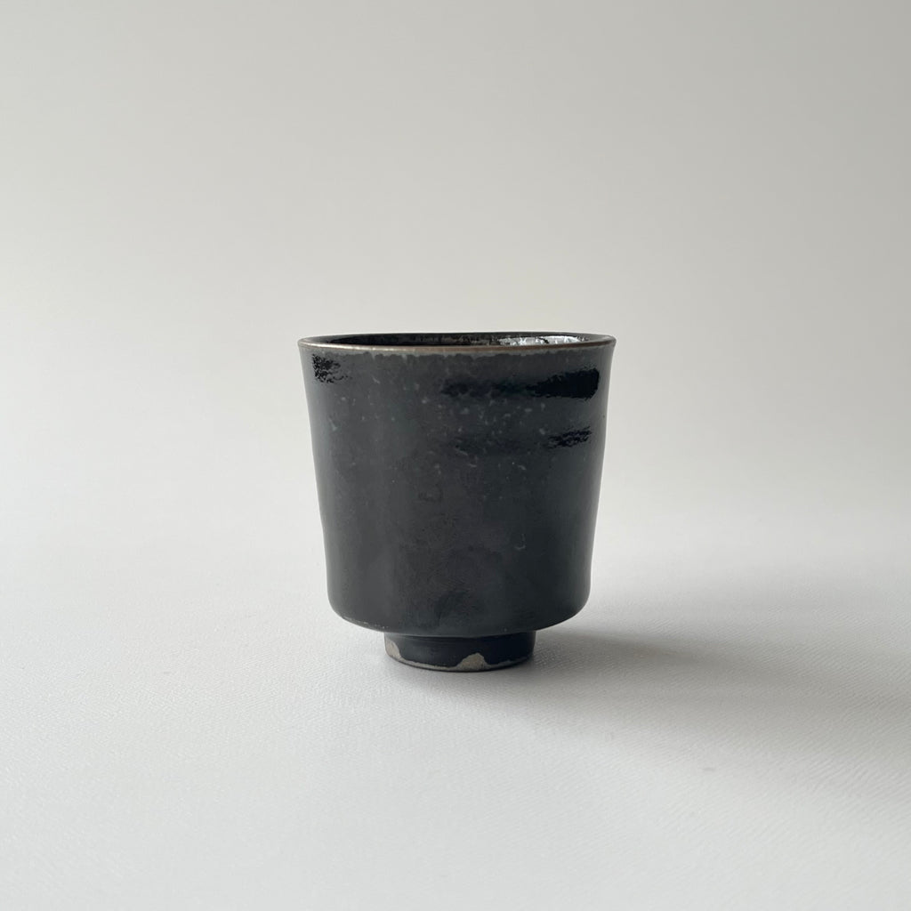 黒釉ぐい呑