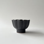 黒釉菊小鉢