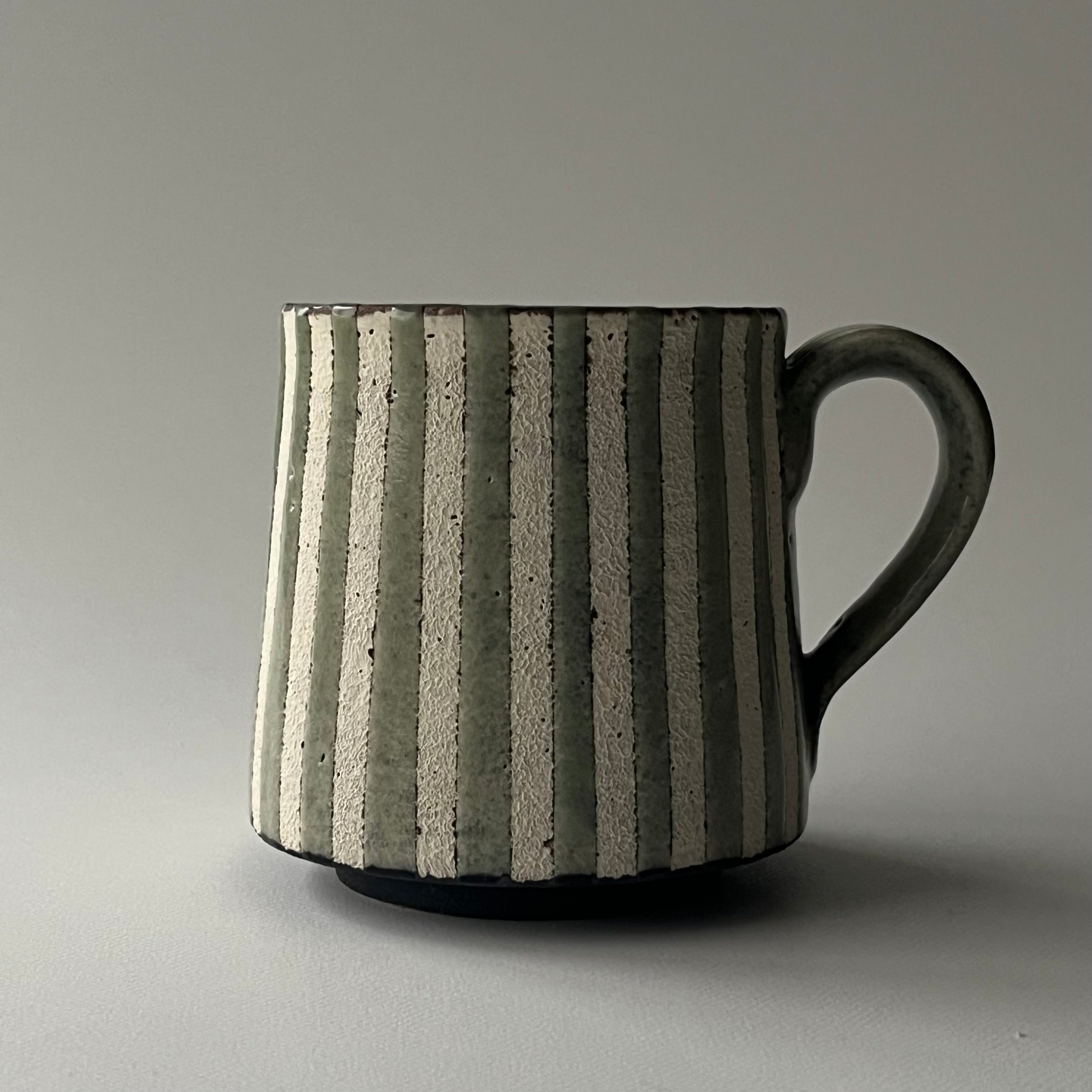 切立マグカップ（青縞々）
