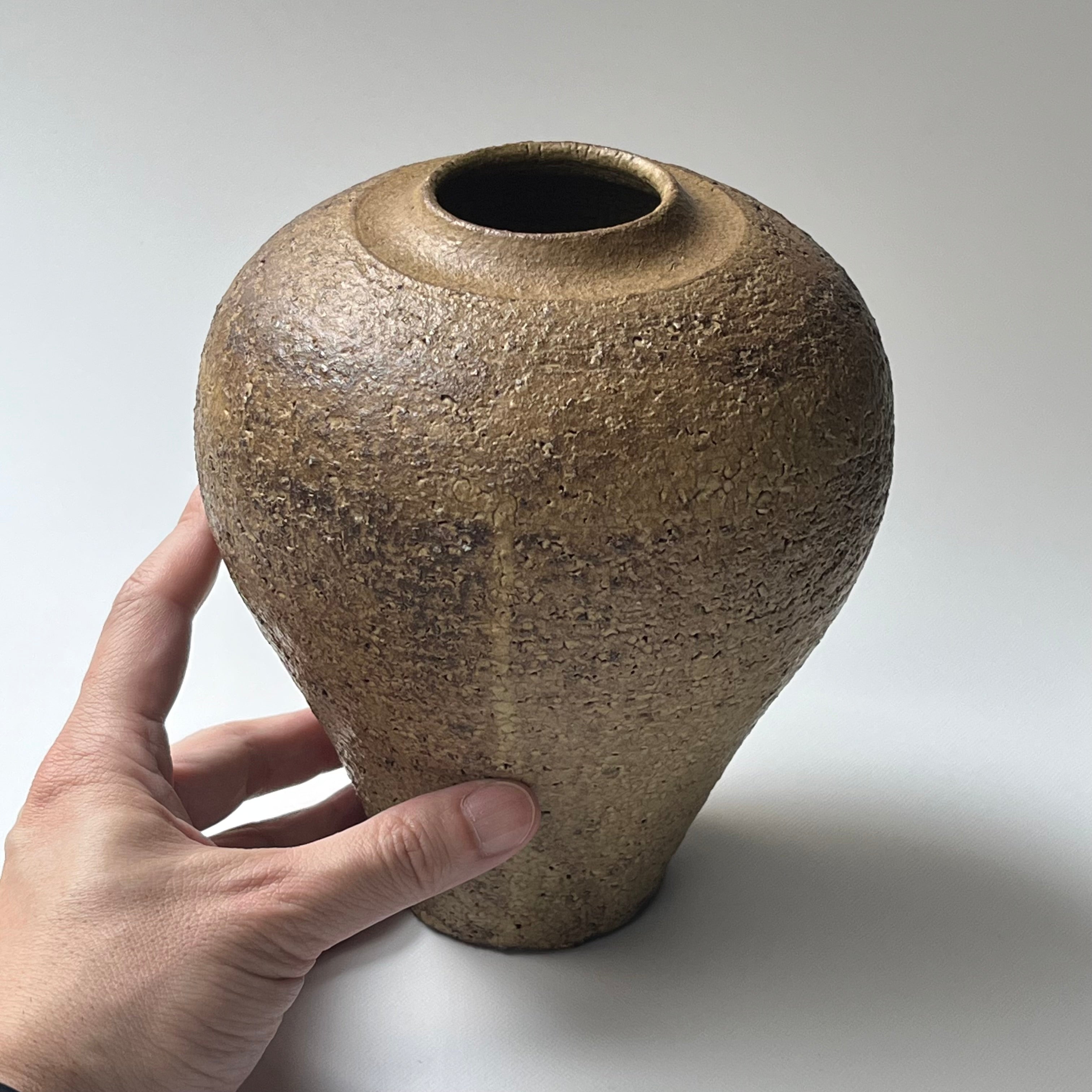 龍庵作 置物 花器 陶器 径約32cm 木箱付き 送料込み 黄灰釉花器｜桜井寛之｜通販 – dandeliOn