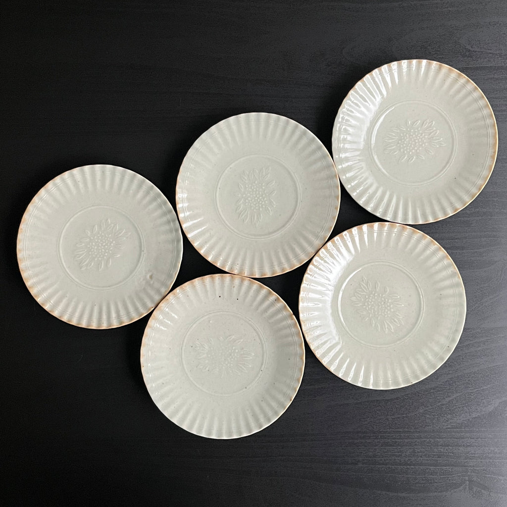 白磁金木犀文小皿