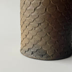 南蛮龍鱗筒花入