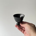 鉄釉高圷酒盃
