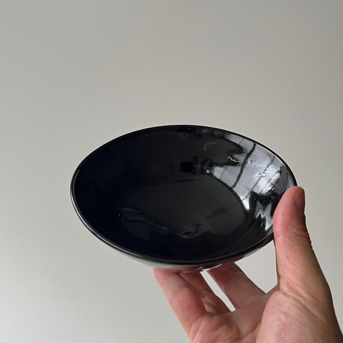 黒絵鉢　五福蝙蝠