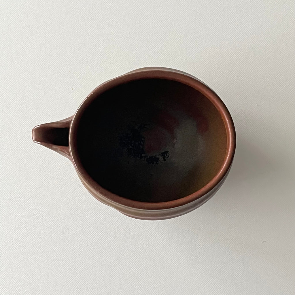 鉄釉片口