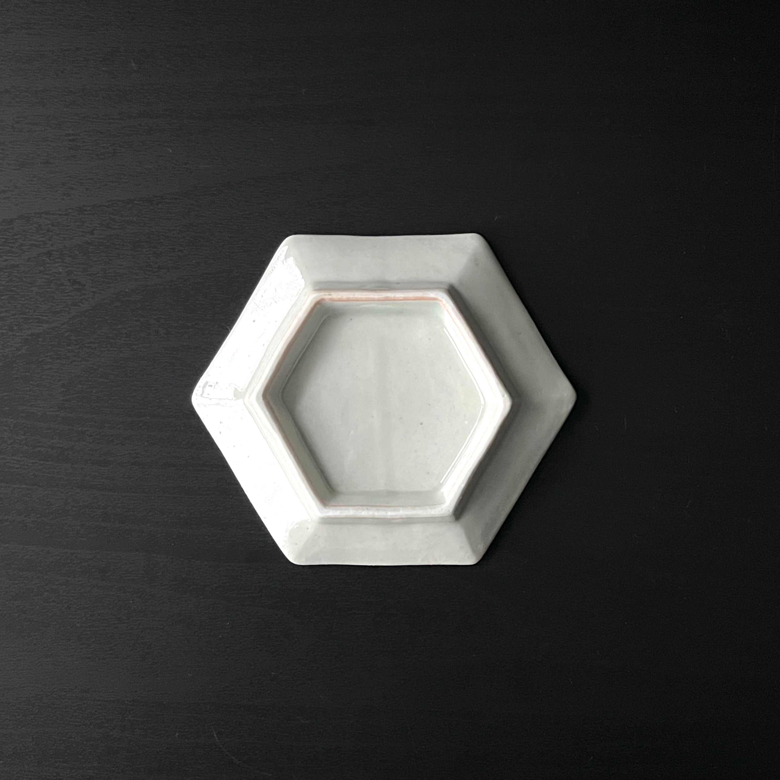 白磁六角小皿 - dandeliOn