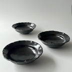黒釉輪花向附