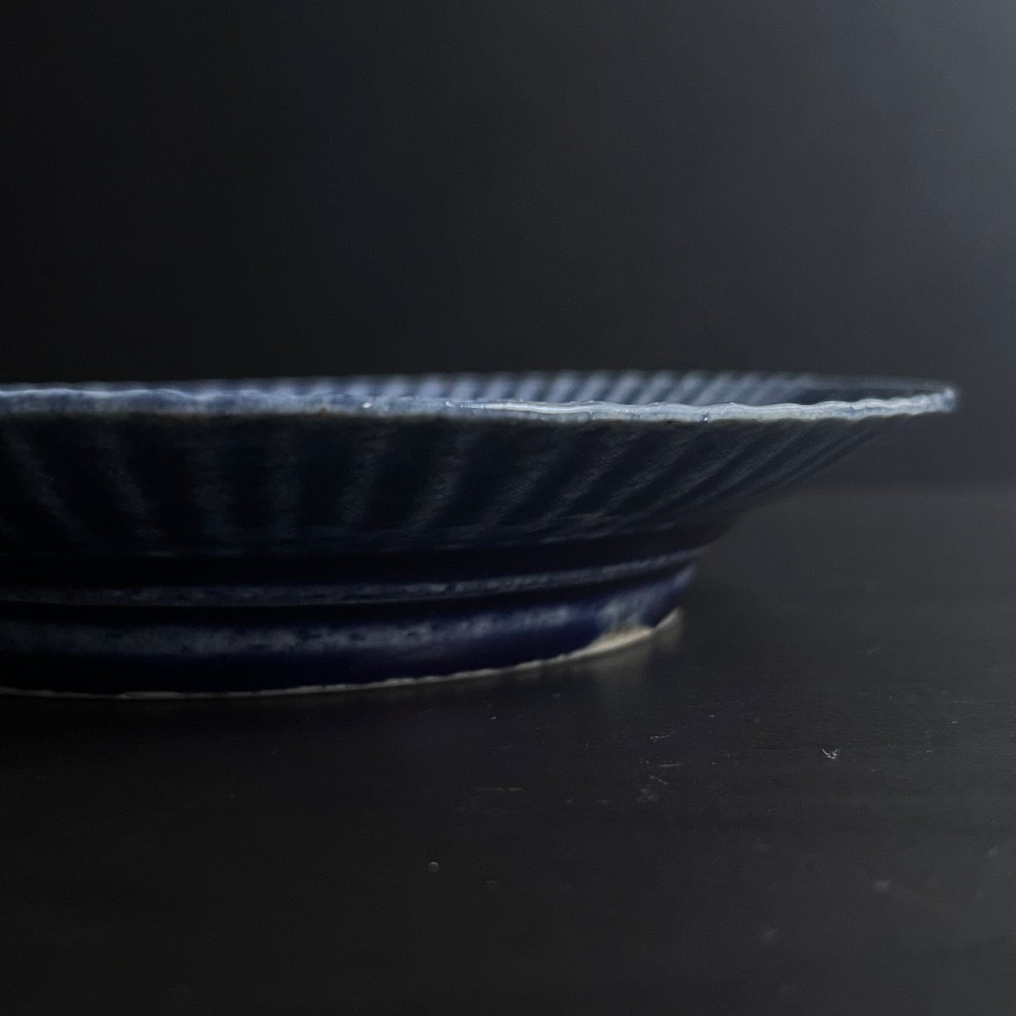 瑠璃釉花文輪花皿