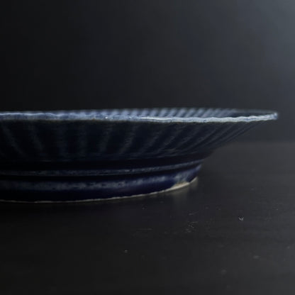 瑠璃釉花文輪花皿