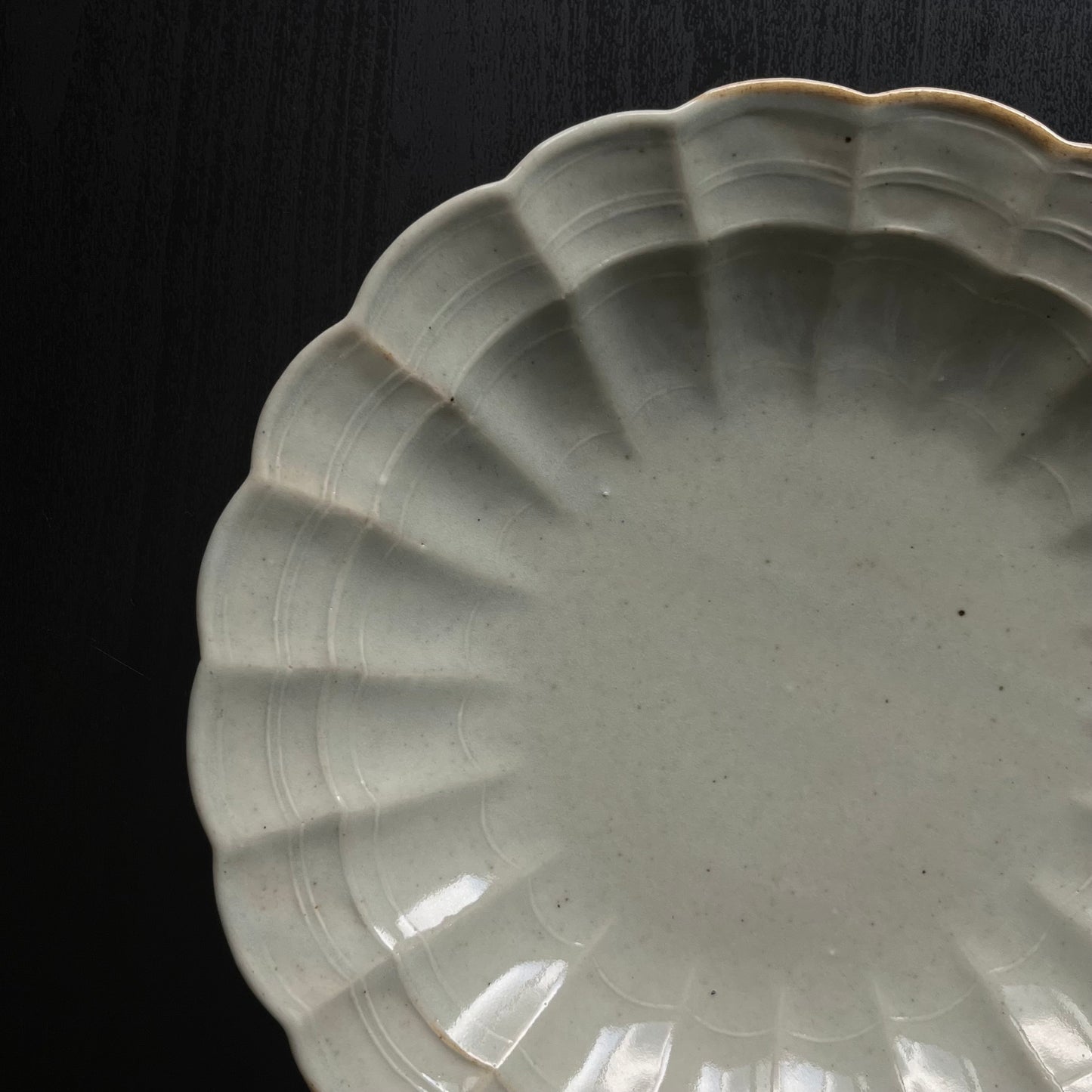 白磁輪花リム鉢（大）