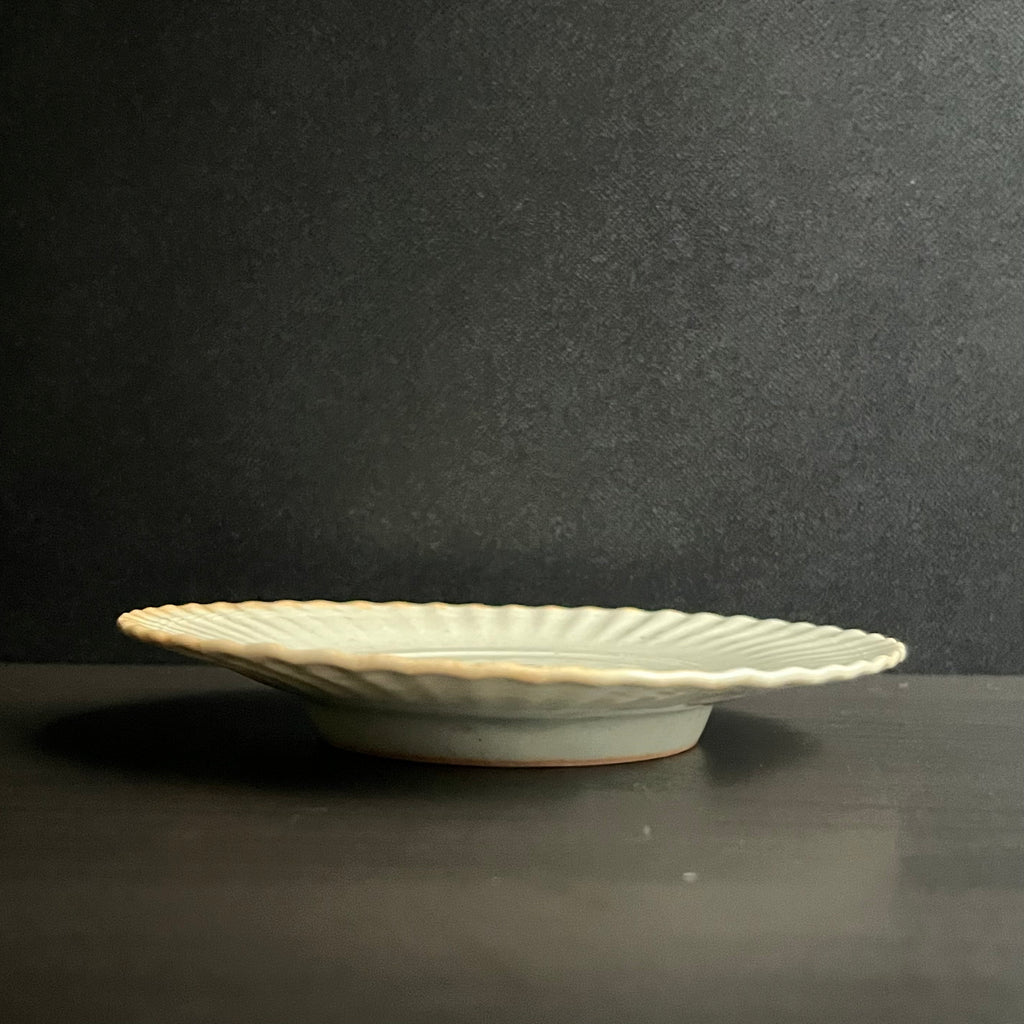 白磁金木犀文小皿