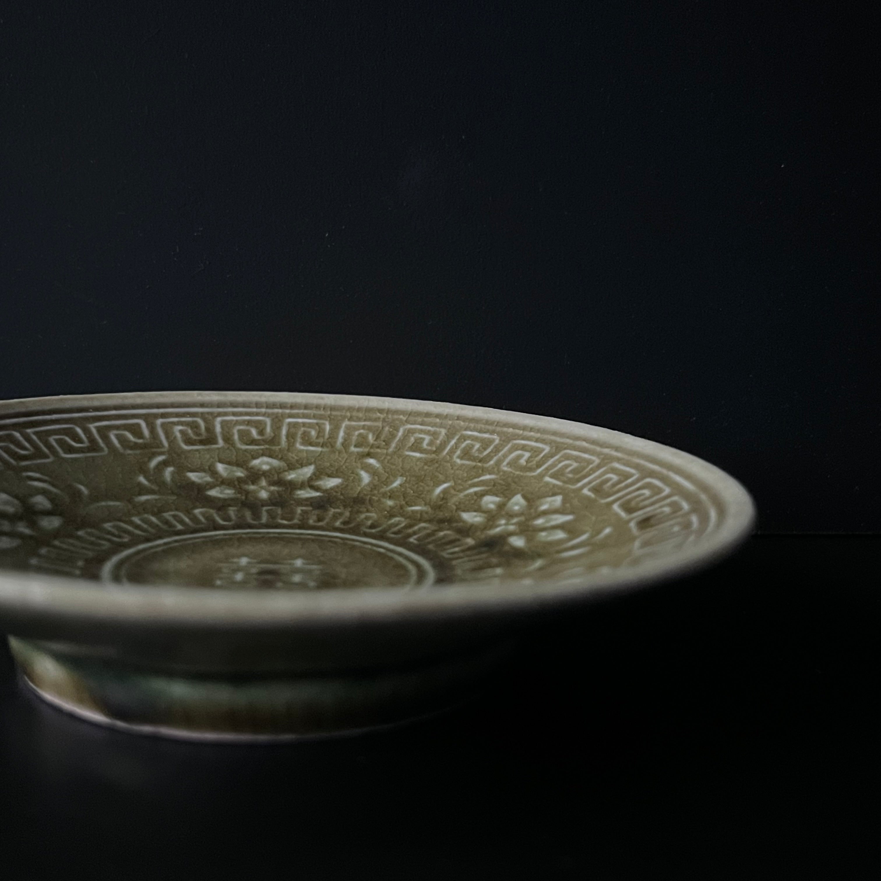 緑釉双喜文小皿 - dandeliOn