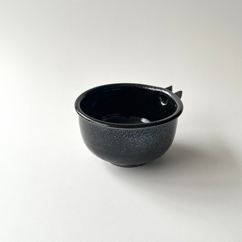 黒釉片口