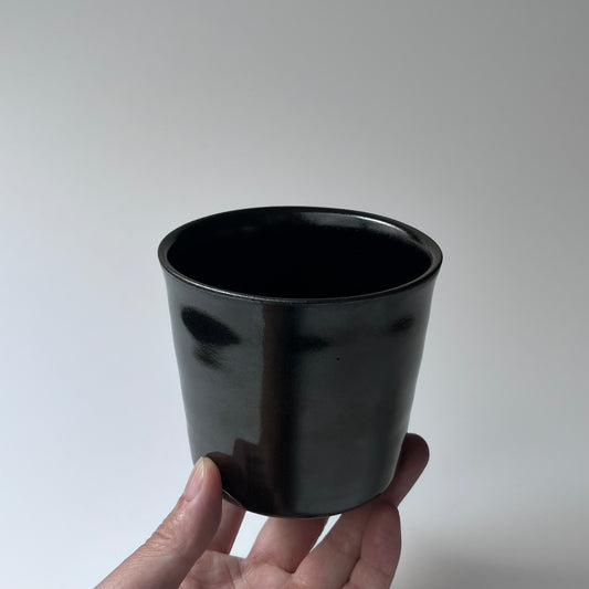 黒釉カップ