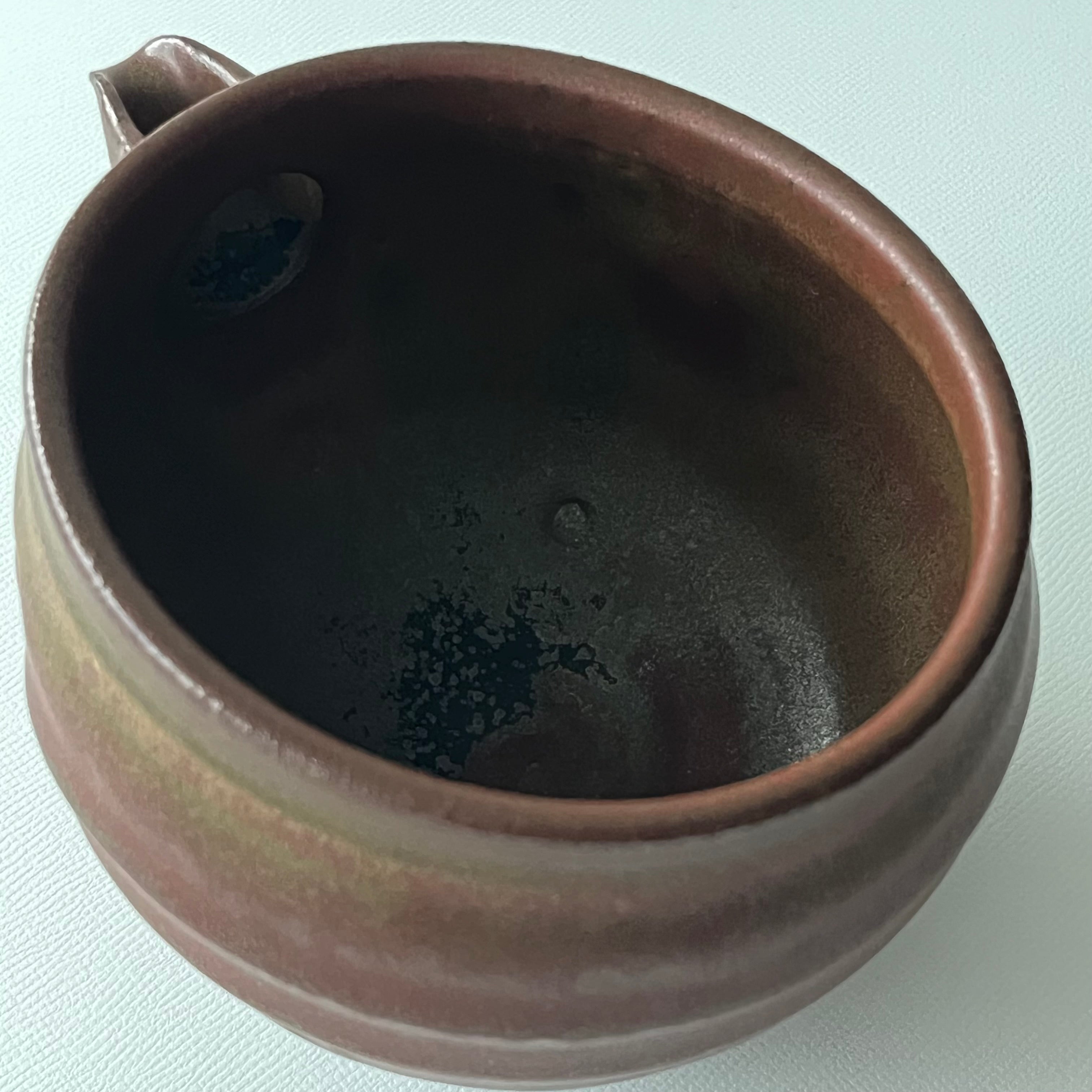 鉄釉片口
